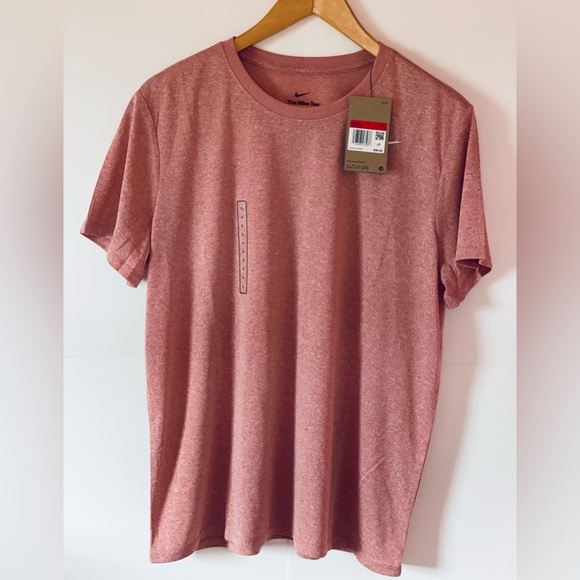 NWT Nike Women's Dri-FIT Legend T-Shirt - Picture 4 of 4
